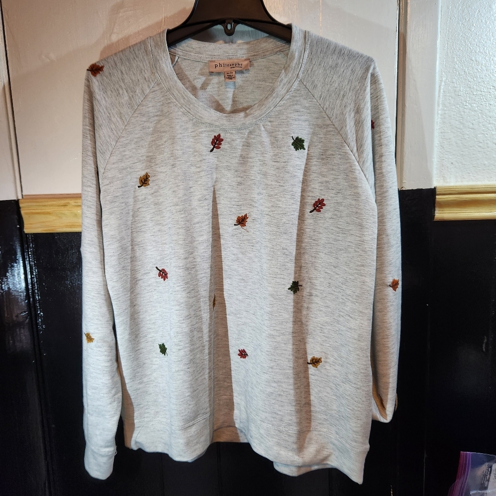Philosophy Womens XL Gray Sweater with Leaf Embroidered Accents